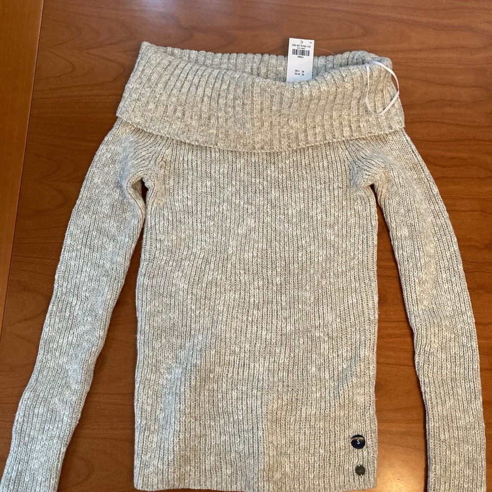 New Hollister off the shoulder sweater size S - Picture 5 of 7